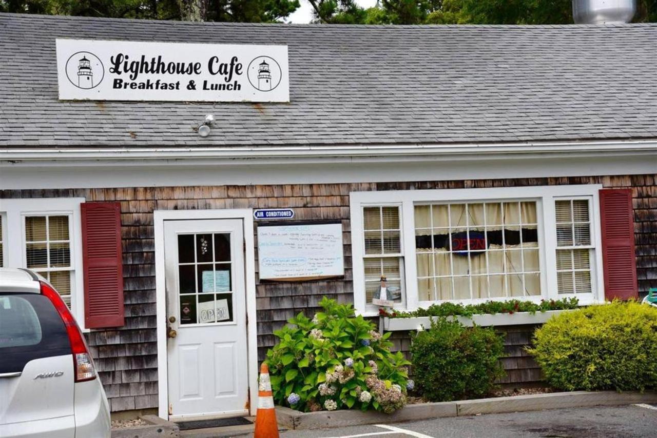 Cape Cod Wishing Well Motel ฮาริชพอร์ต ภายนอก รูปภาพ