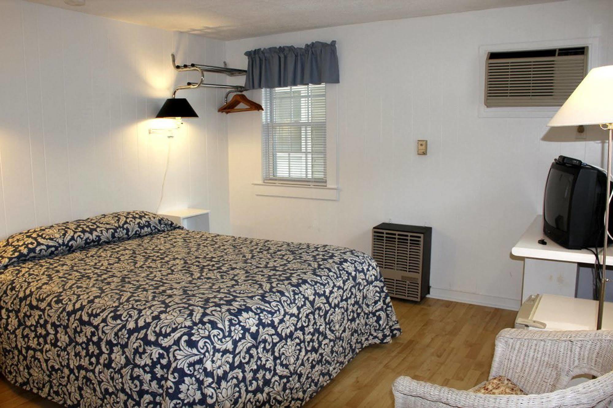 Cape Cod Wishing Well Motel ฮาริชพอร์ต ภายนอก รูปภาพ
